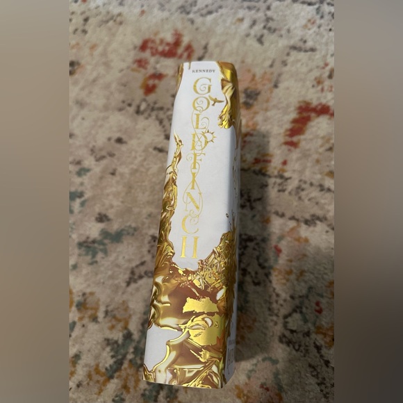 Signed Waterstones Goldfinch by Raven Kennedy - Picture 4 of 7